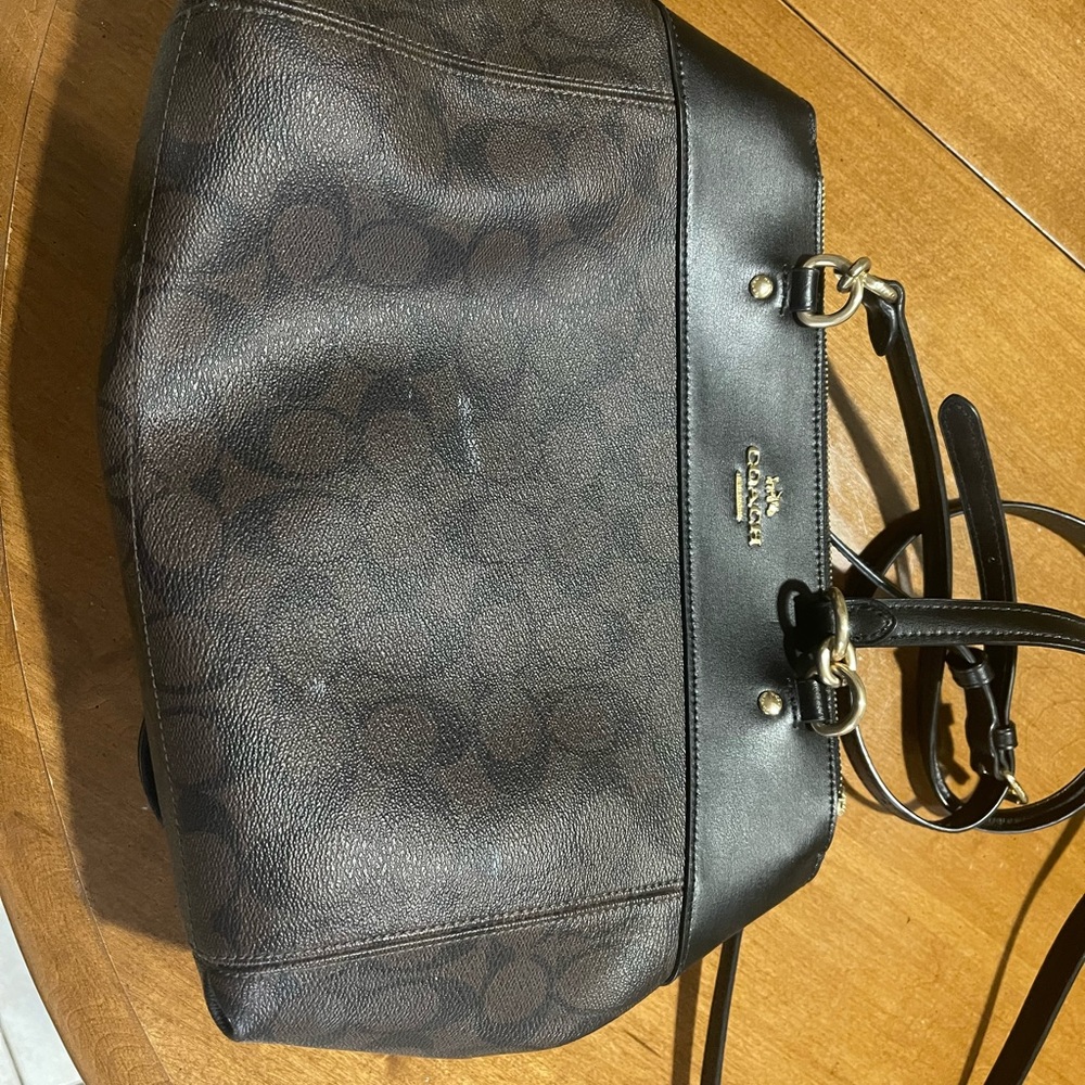 Coach purse with clutch